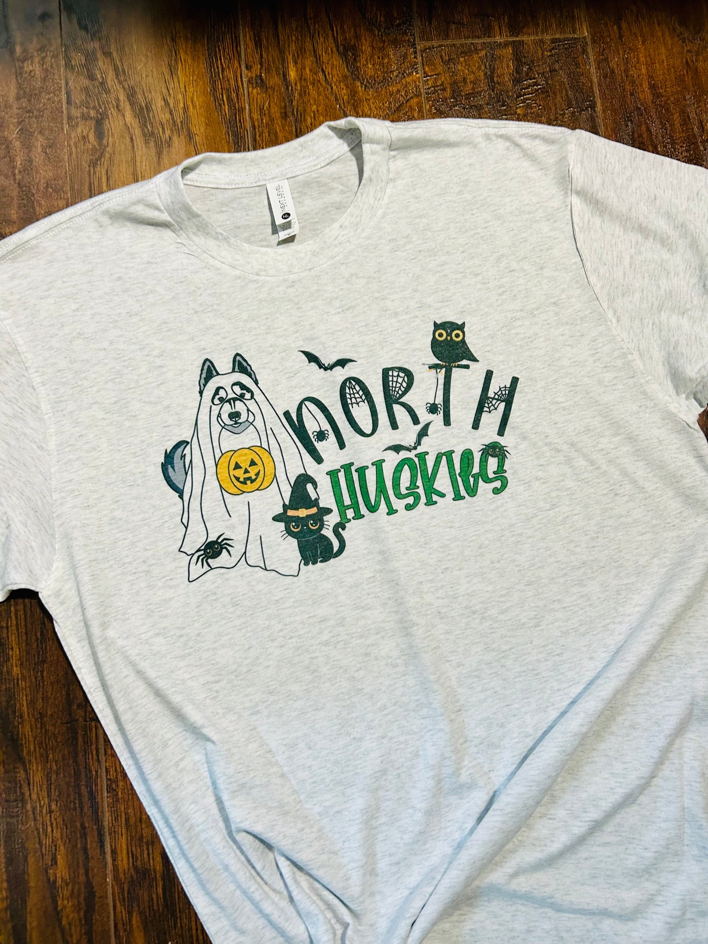 HUSKIES HALLOWEEN Triblend Tee