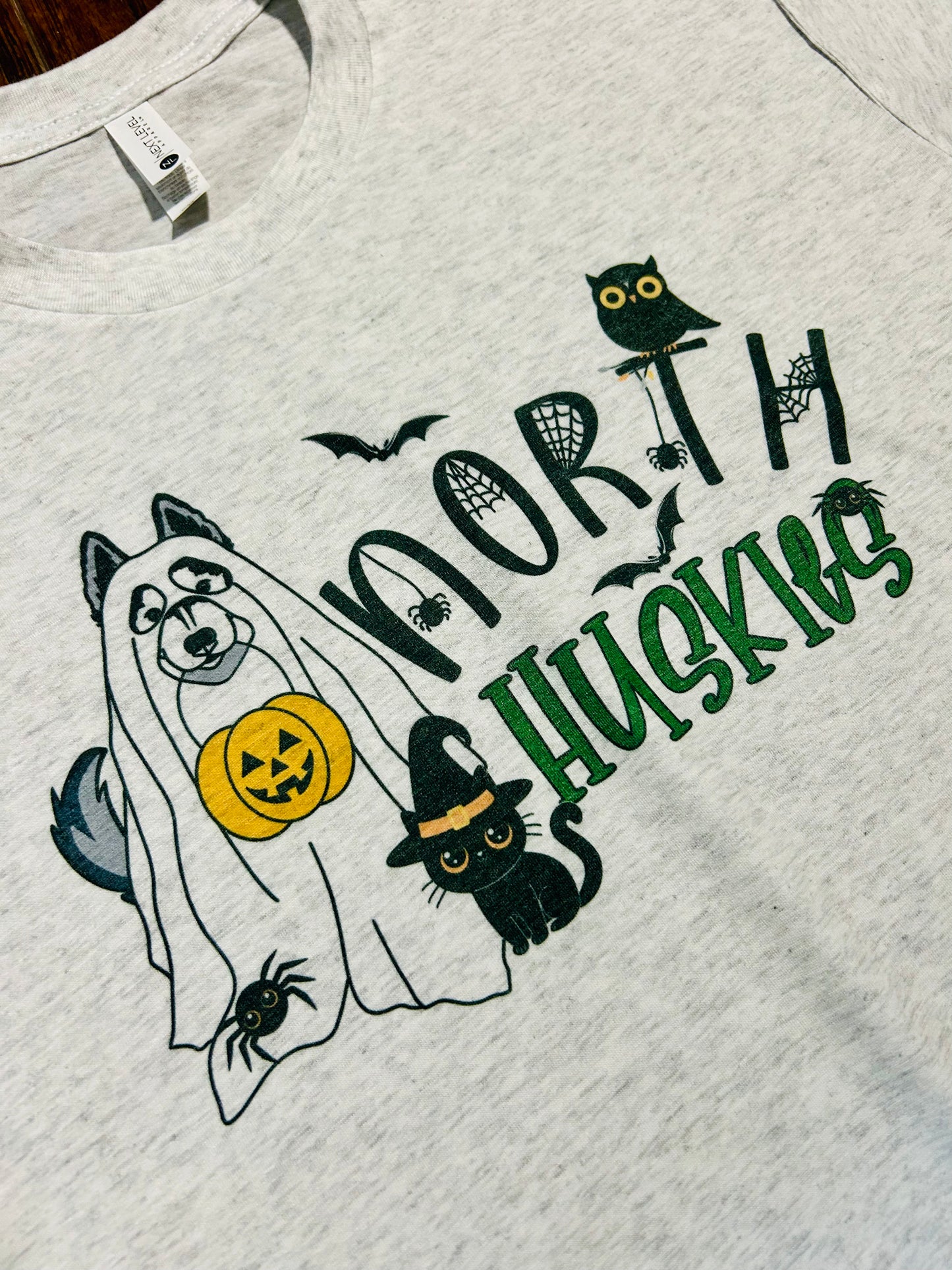 HUSKIES HALLOWEEN Triblend Tee