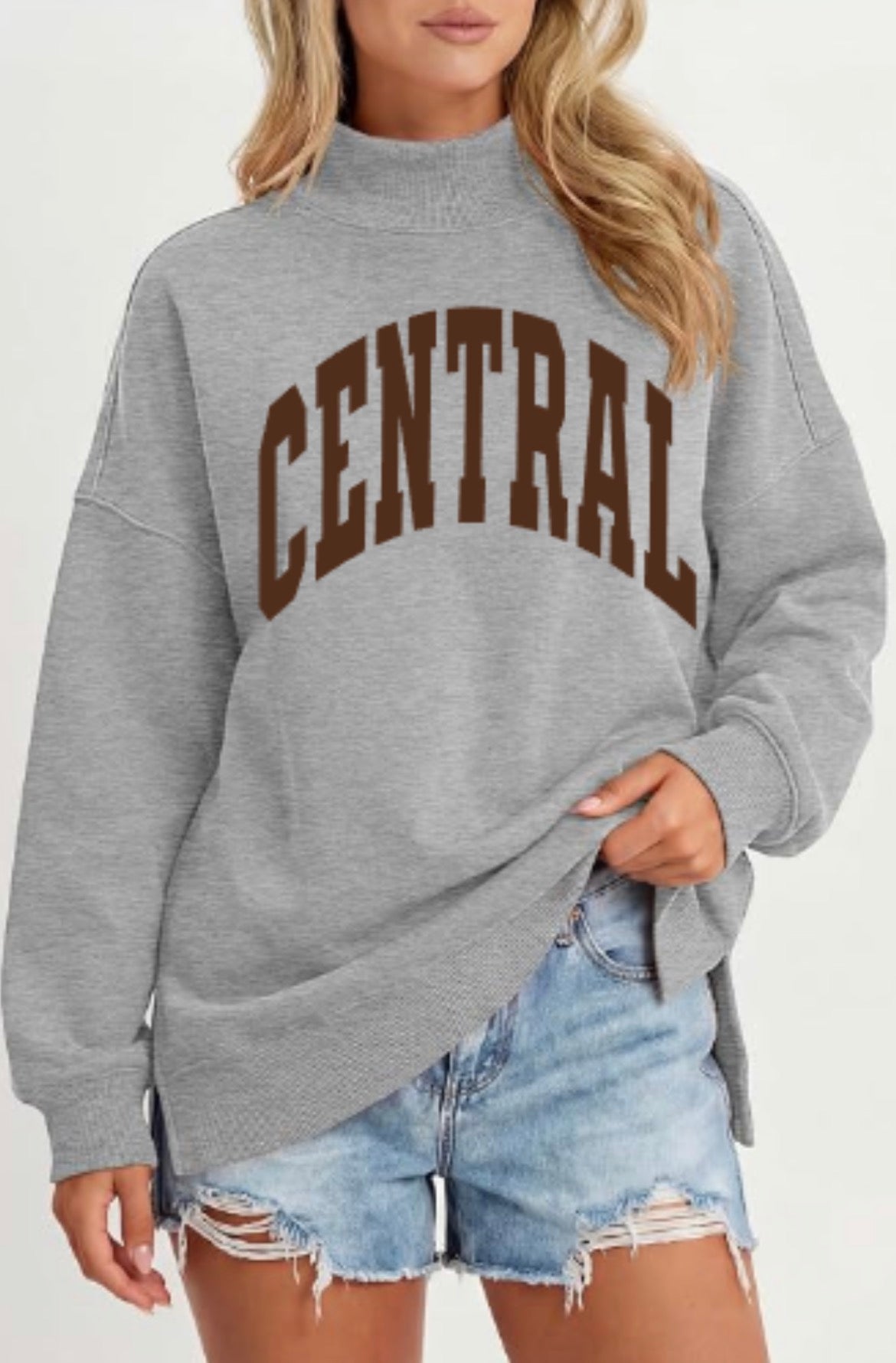 CENTRAL Women’s Oversized Mockneck Sweatshirt