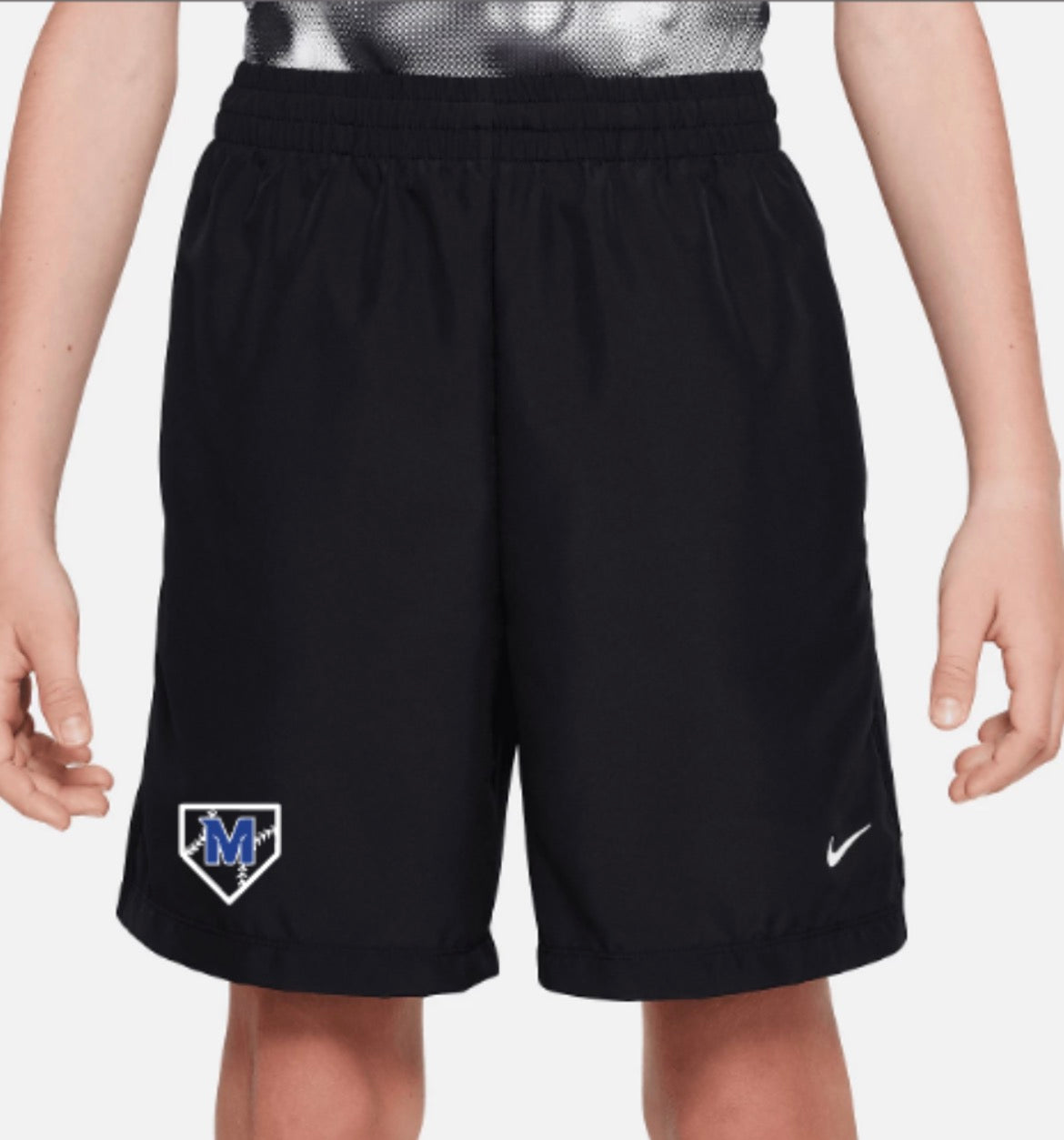 MTOWN Nike Boys' Dri-FIT Multi+ Woven Shorts 6 In